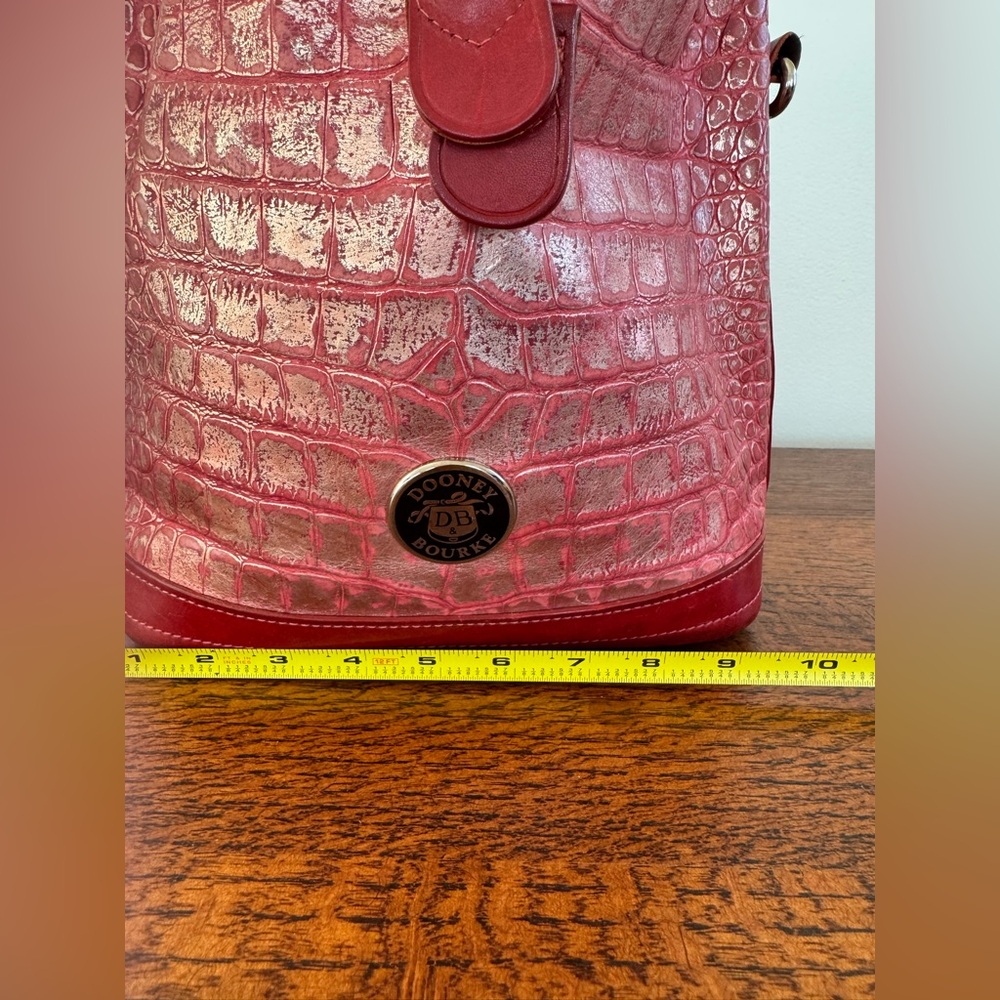 Dooney & Bourke Red/Pink Metallic Croc-Embossed Bucket/Shoulder Bag - RARE - Picture 14 of 16